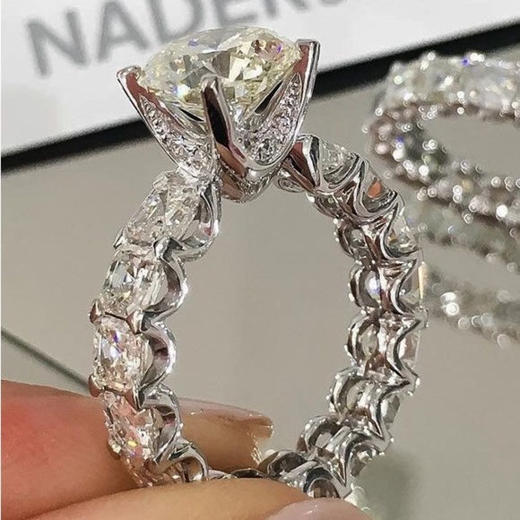 New Gorgeous 925 Silver Round Cut Cubic Zirc Ring - Picture 7 of 15